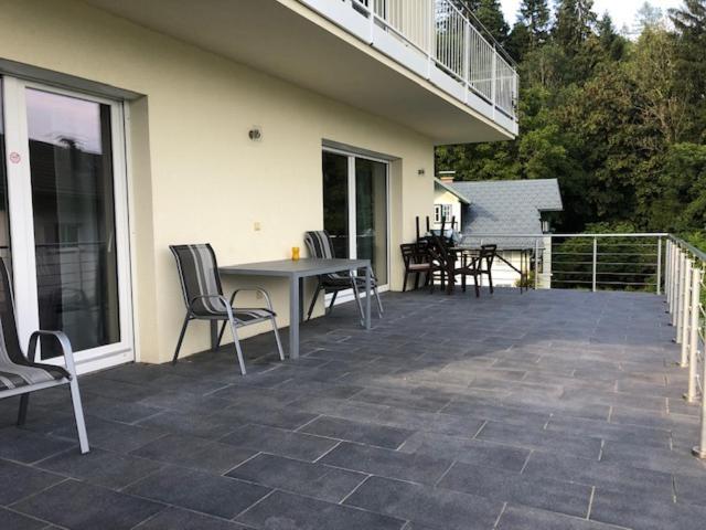 Velden View Ferienwohnung Mit Grosser Sonnenterrasse Und See- Und Karawankenblick Velden am Wörthersee Exterior photo